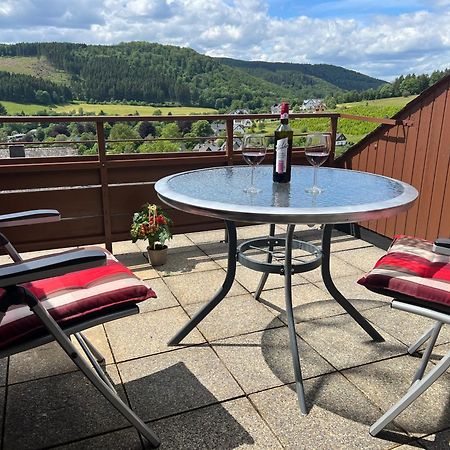 Gemuetliche 3-Zimmer-Wohnung Mit Panoramablick Und Kostenlosem Ueberdachten Parkplatz Winterberg Kültér fotó