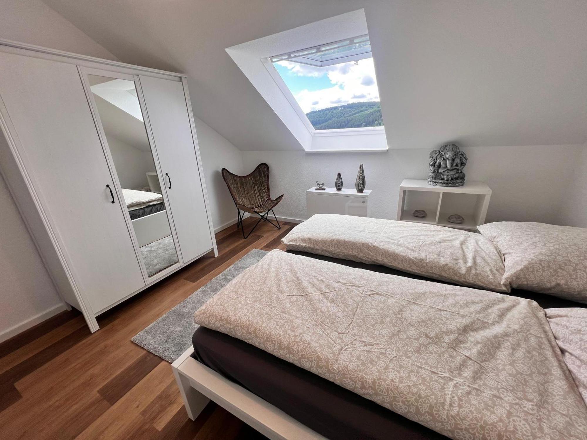 Gemuetliche 3-Zimmer-Wohnung Mit Panoramablick Und Kostenlosem Ueberdachten Parkplatz Winterberg Kültér fotó