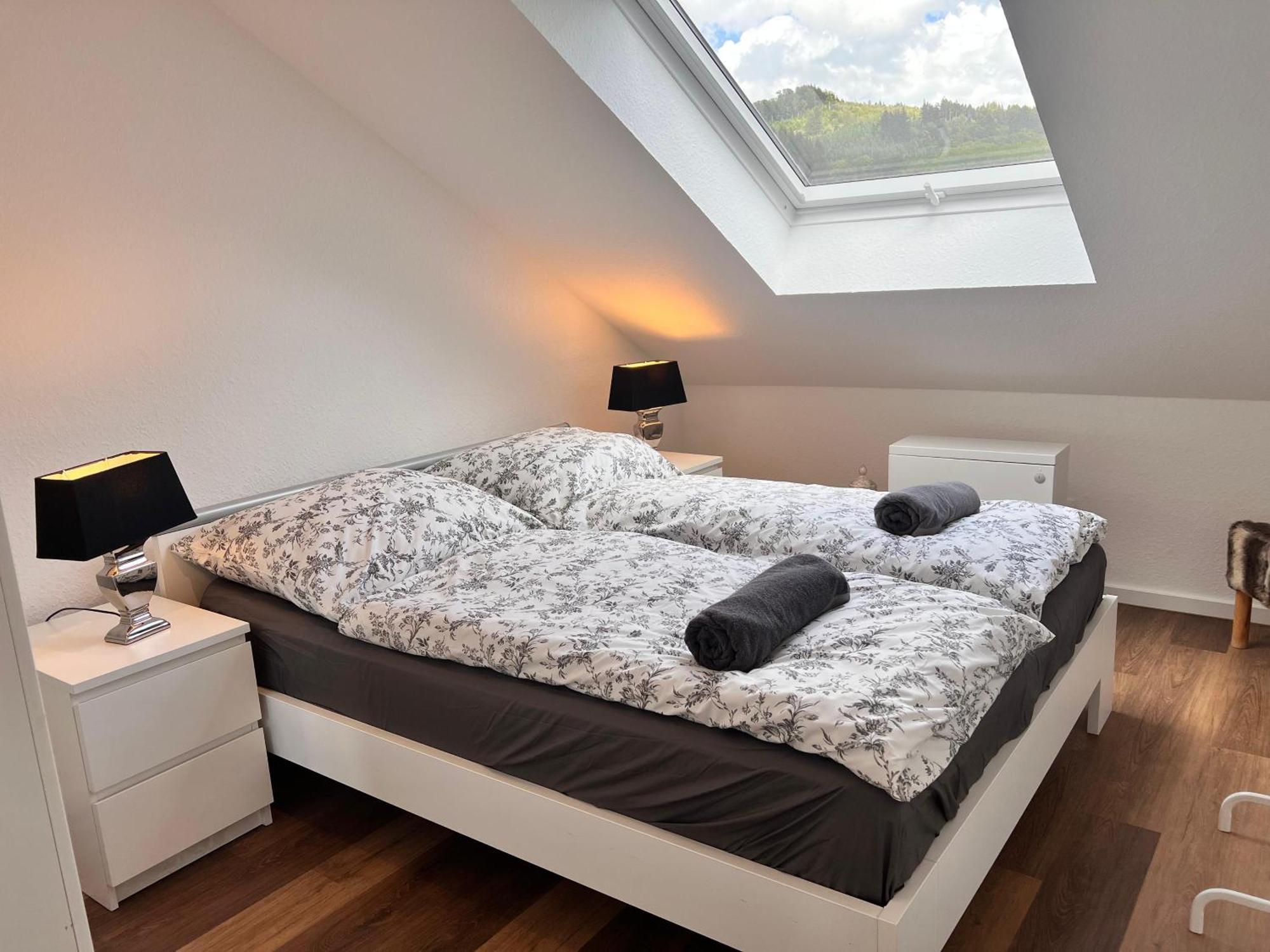 Gemuetliche 3-Zimmer-Wohnung Mit Panoramablick Und Kostenlosem Ueberdachten Parkplatz Winterberg Kültér fotó