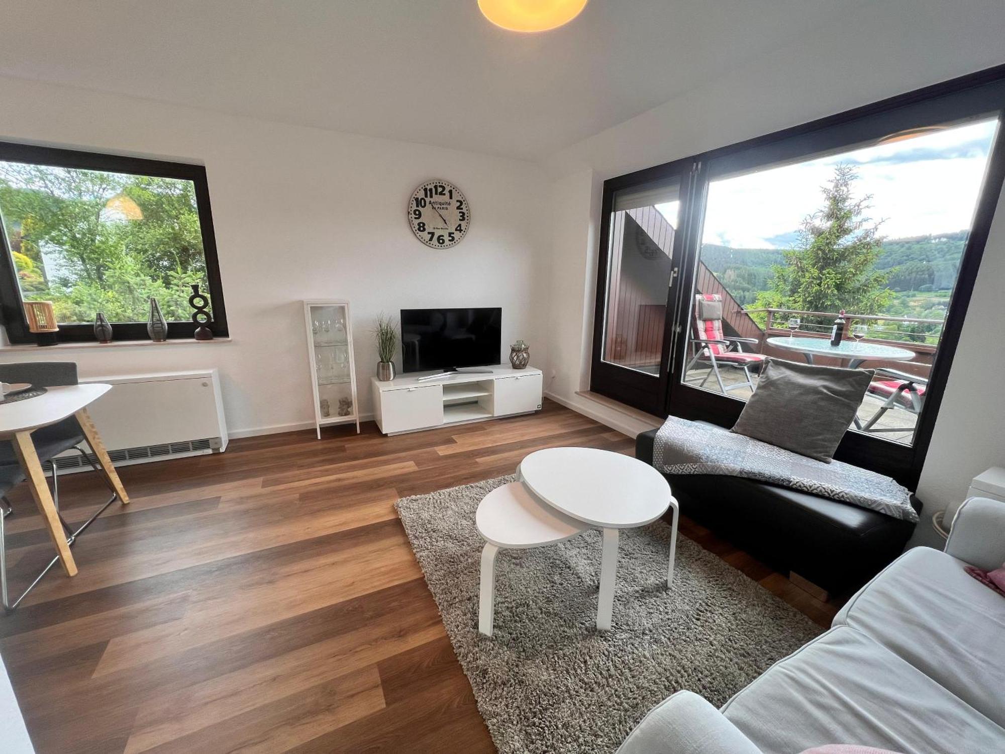 Gemuetliche 3-Zimmer-Wohnung Mit Panoramablick Und Kostenlosem Ueberdachten Parkplatz Winterberg Kültér fotó