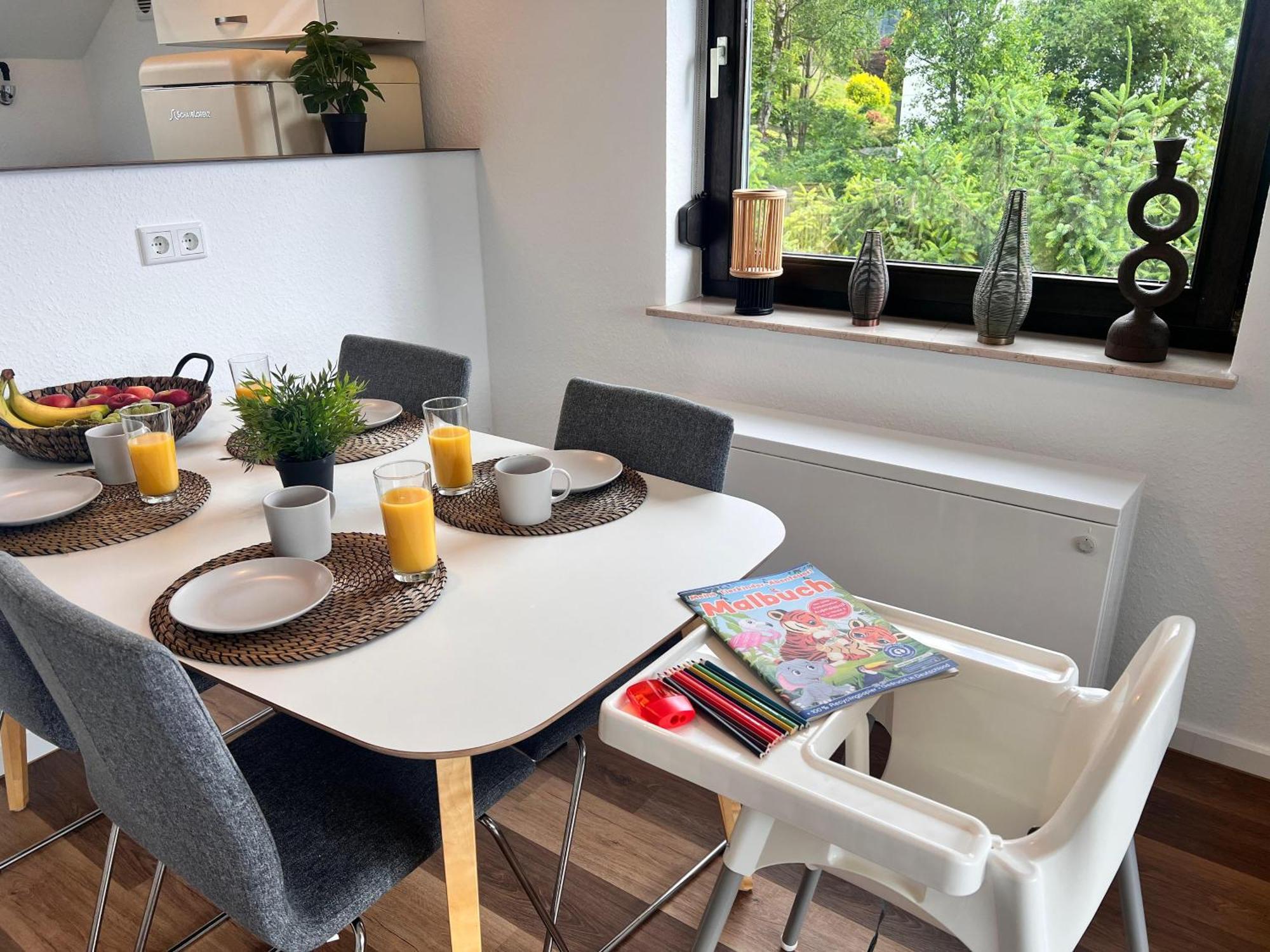 Gemuetliche 3-Zimmer-Wohnung Mit Panoramablick Und Kostenlosem Ueberdachten Parkplatz Winterberg Kültér fotó